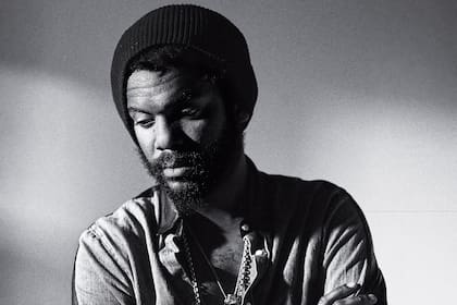 se sentía bloqueado creativamente y encasillado como blusero. Para avanzar, tuvo que liberar su sonido y conectarse con la furia que le daban los Estados Unidos de Trump