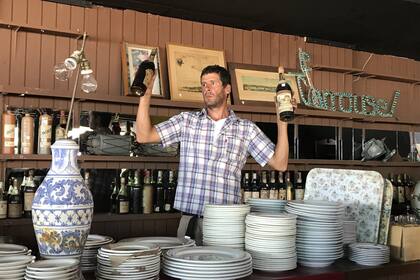 Se subastaron muebles, vajilla y hasta banderas del tradicional hotel y casino, que acaba de venderse al grupo Cipriani