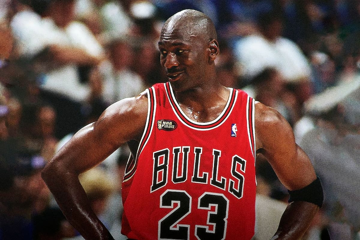 Se subastó la histórica camiseta que utilizó Michael Jordan en condición de visitante durante la temporada 1996-97 con los Chicago Bulls