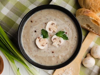 Se sugiere aprovechar el líquido resultante de su cocción en sopas, guisos o salsas para no desperdiciar sus nutrientes