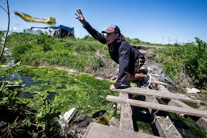 Se suman casillas al predio de Guernica, pero Larroque no pedirá que se prorrogue el desalojo