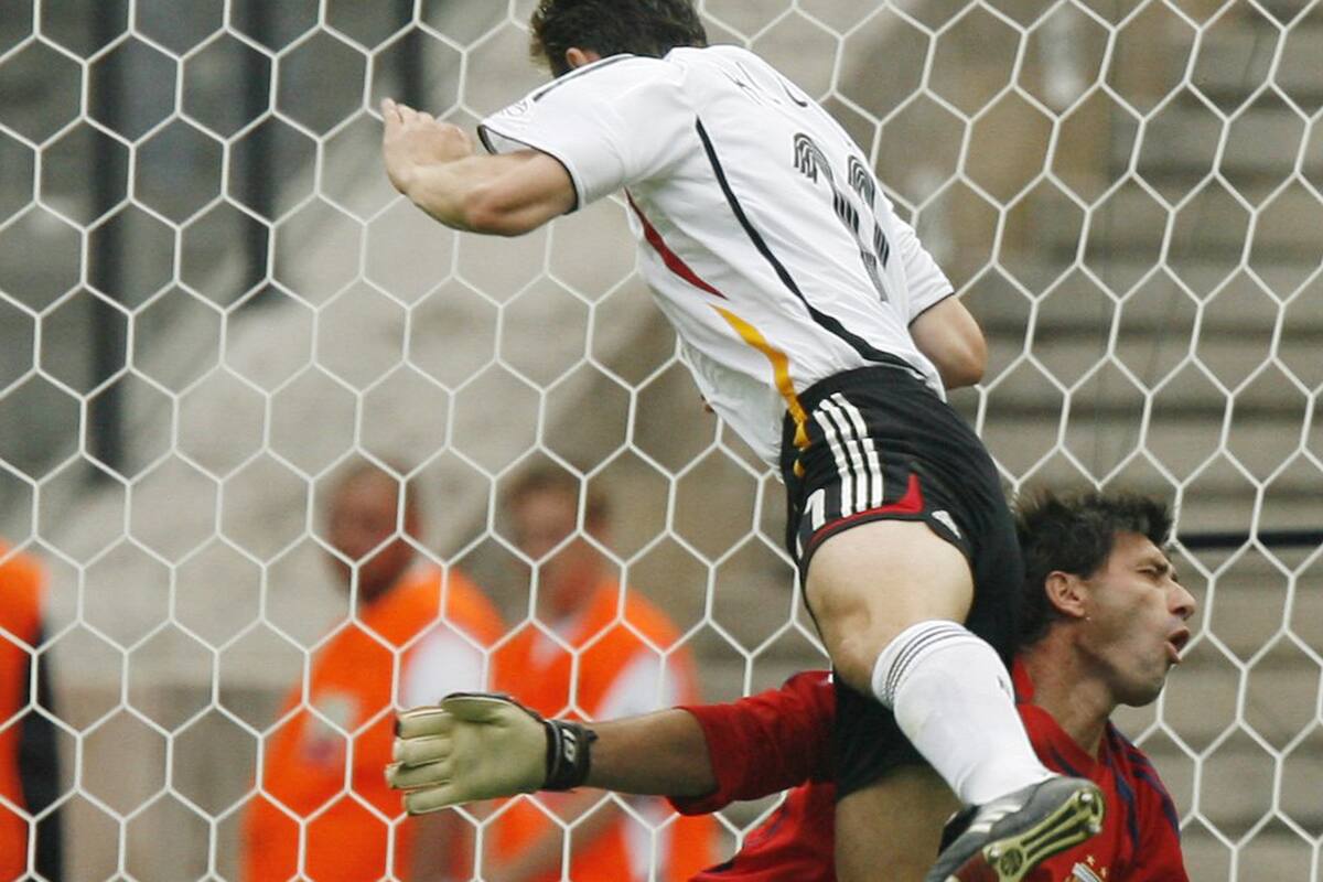 Se terminó Alemania 2006 para Abbondanzieri cuando Klose lo chocó