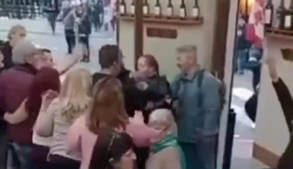 Se trata de dos agentes de la Policía Federal Argentina (PFA)