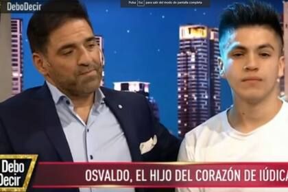Se trata de Osvaldo, un joven que hoy tiene 20 años y lo crió como propio