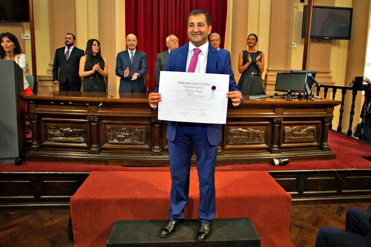 Se trata de un legislador provincial que habría encabezado al grupo armado que copó una fábrica