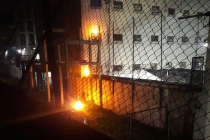 Se trata de un reclamo por la modificación de la ley de ejecución de la pena privativa de la libertad y por el traslado de la cárcel a Marcos Paz