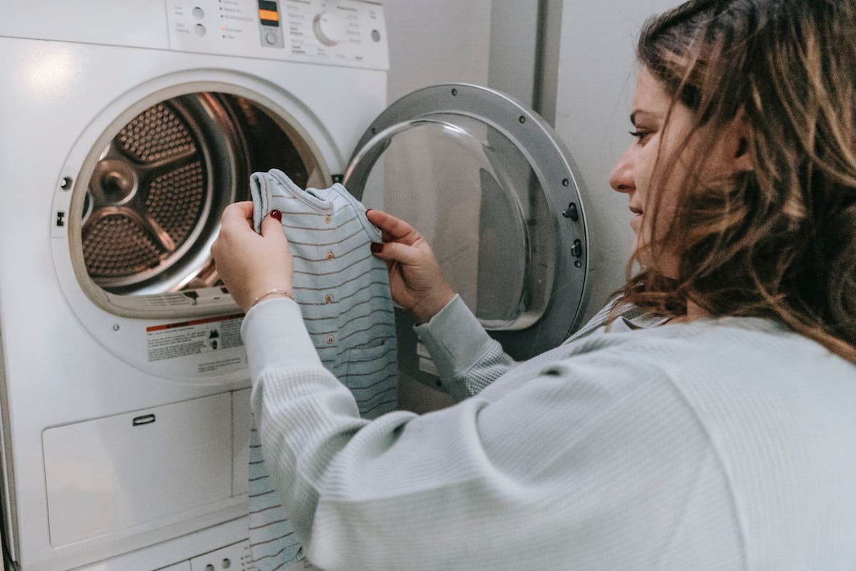 Se trata de un truco fácil para alagar la vida de la ropa