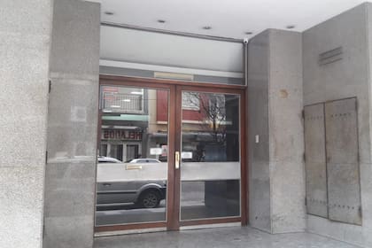 Se trata del excura Fernando Enrique Picciochi que fue condenado por abusar a Sebastián Cuattromo cuando era niño; estaba trabajando en un edificio de Mar del Plata