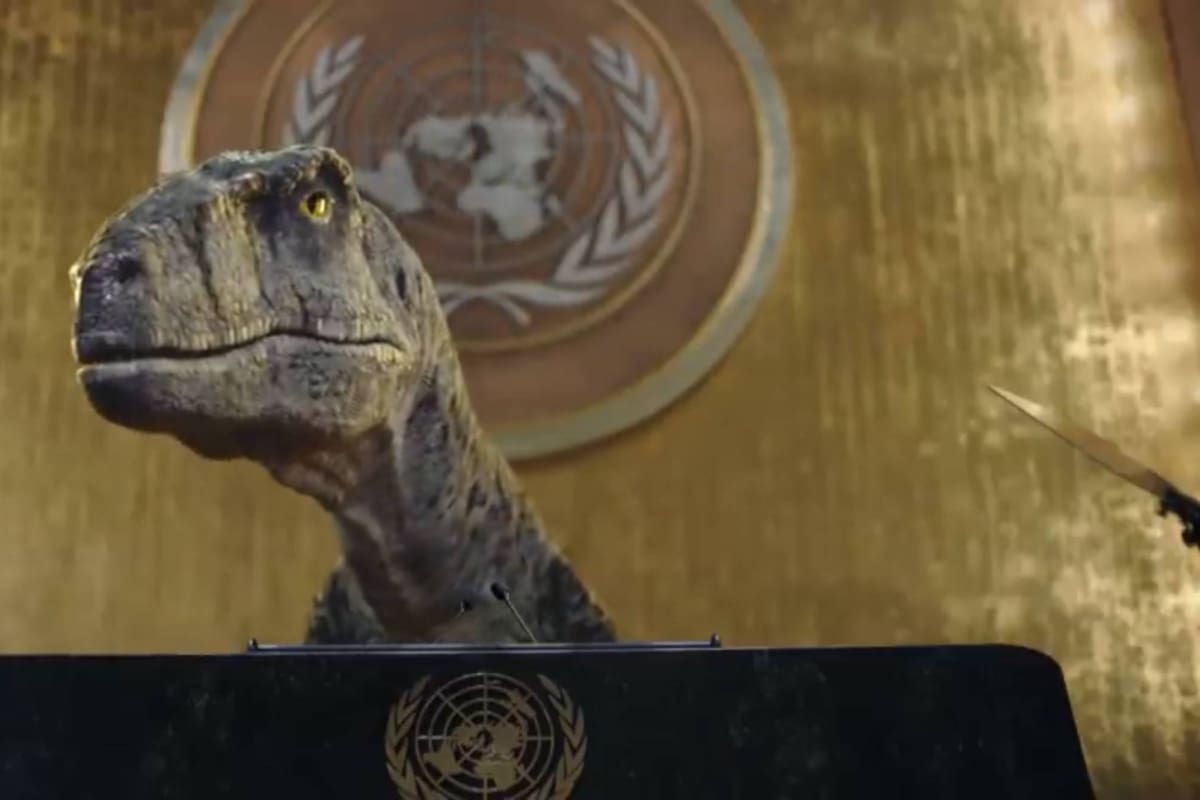 "Sé un par de cosas sobre la extinción y déjenme decirles, aunque sea obvio, que extinguirse es algo malo", asegura el dinosaurio Frankie en el video