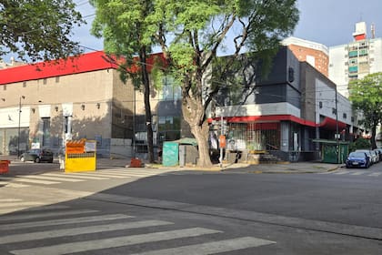 Se vende un terreno de 5500 m2 en una zona estratégica de la ciudad de Buenos Aires