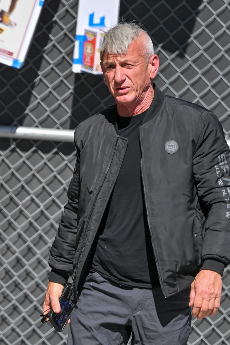 Sean Penn en Los Angeles, llegando a la grabación del late night show "Jimmy Kimmel Live!" el jueves 13