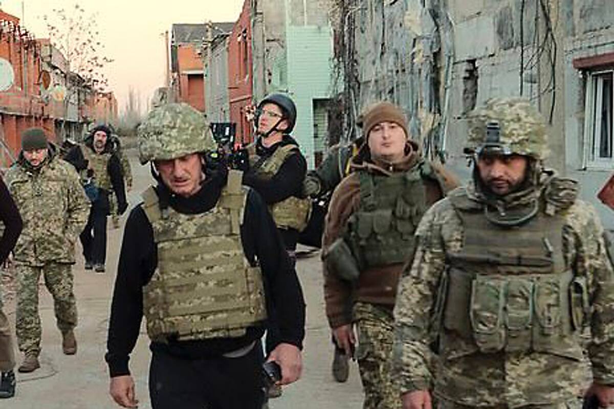 Sean Penn está en Ucrania filmando un documental durante la invasión rusa