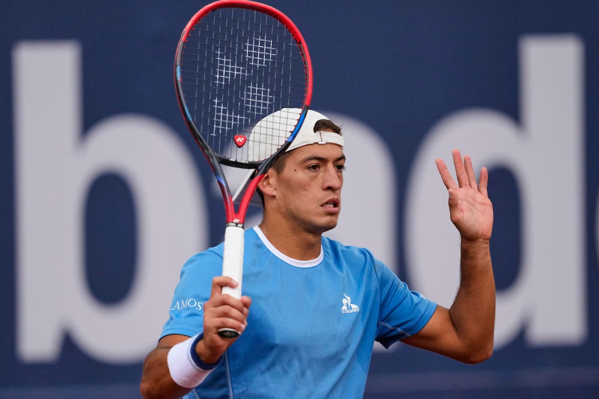 Sebastián Báez, en el Barcelona Open, cayó frente al danés Holger Rune en los 8vos de final