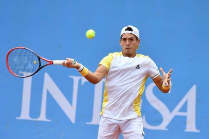 Sebastián Báez venía jugando un buen tenis en Turín sobre polvo de ladrillo, pero las semifinales se mudaron de sede