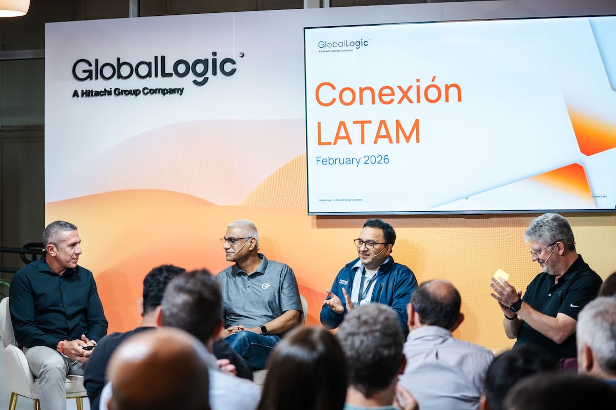 Sebastián Bainer, Srini Shankar, Vishal Anand y Rodrigo Cofiño.
