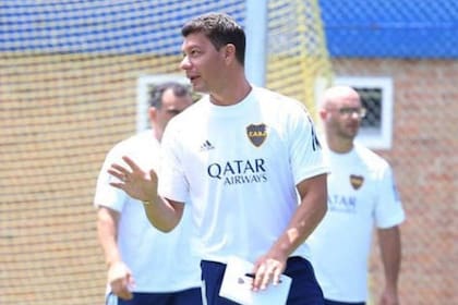 Sebastián Battaglia, entrenador de Boca, tendrá que armar un rompecabezas para jugar el lunes contra Aldosivi, en Mar del Plata.