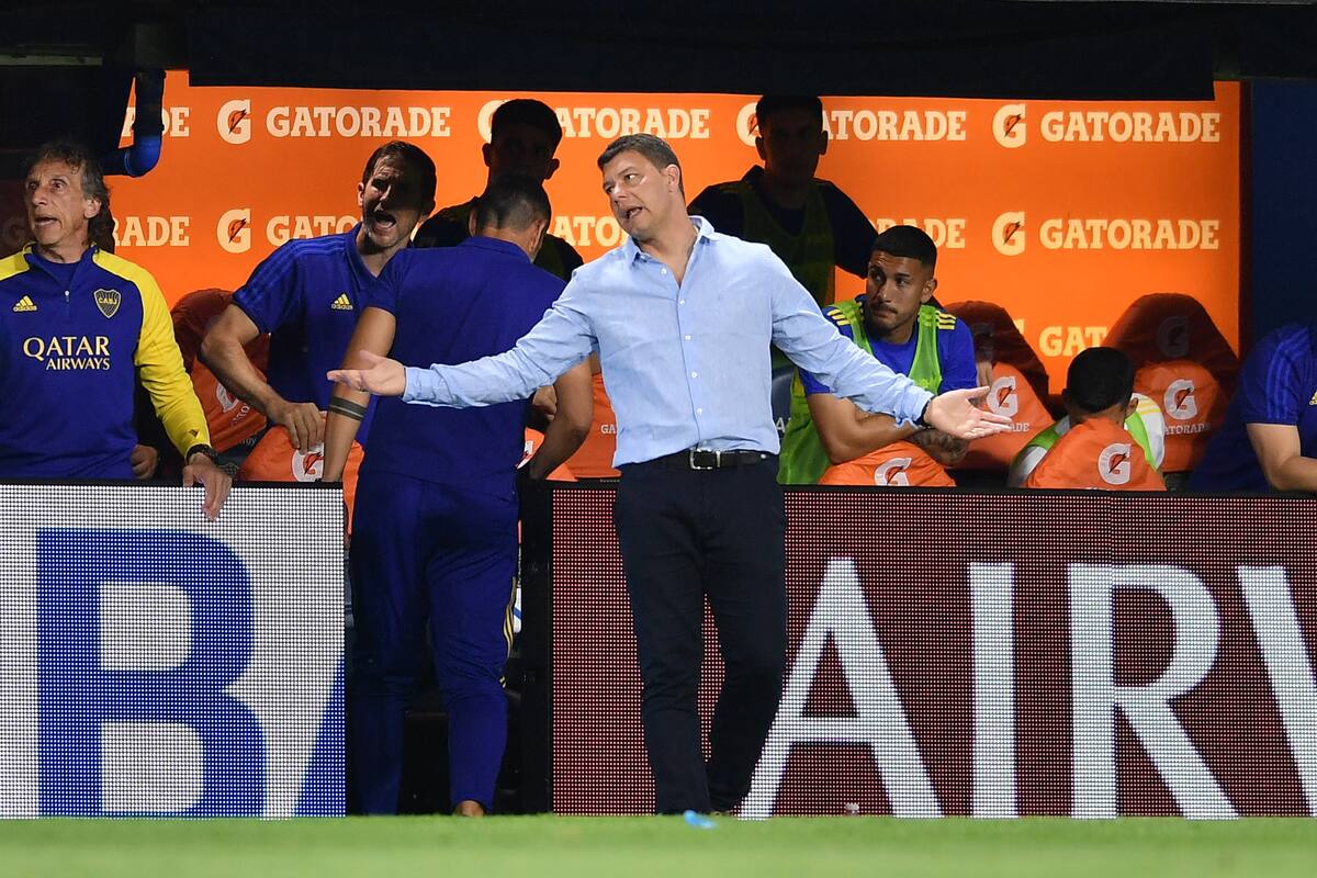 Sebastián Battaglia hará siete cambios para visitar a Independiente