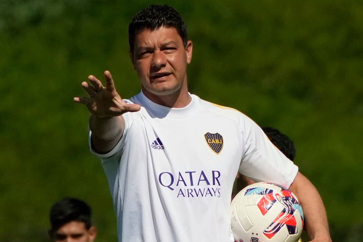 Sebastián Battaglia piensa en modificaciones para jugar ante Estudiantes