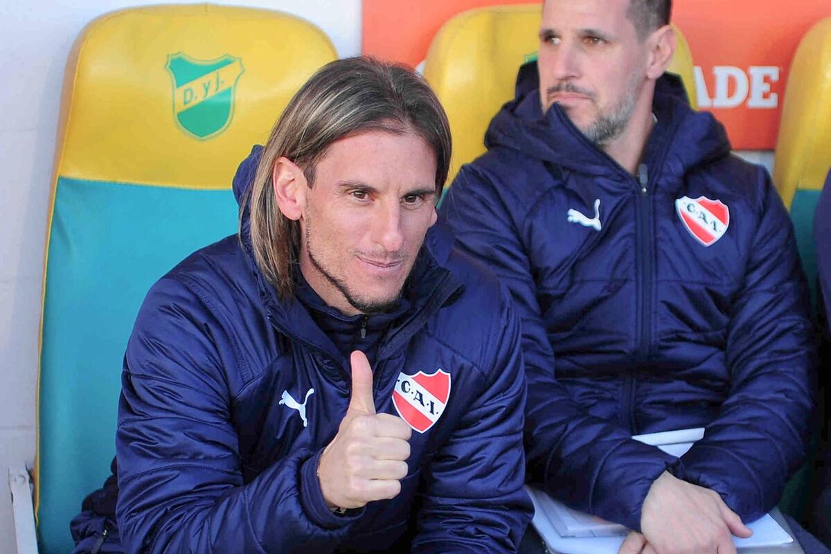 Sebastian Beccacece hoy en partido de Independiente vs Defensa y Justicia