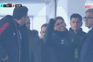 Sebastián Beccacece le grita a Marcelo Gallardo; Defensa y Justicia y River empataron en un partido con un final tenso