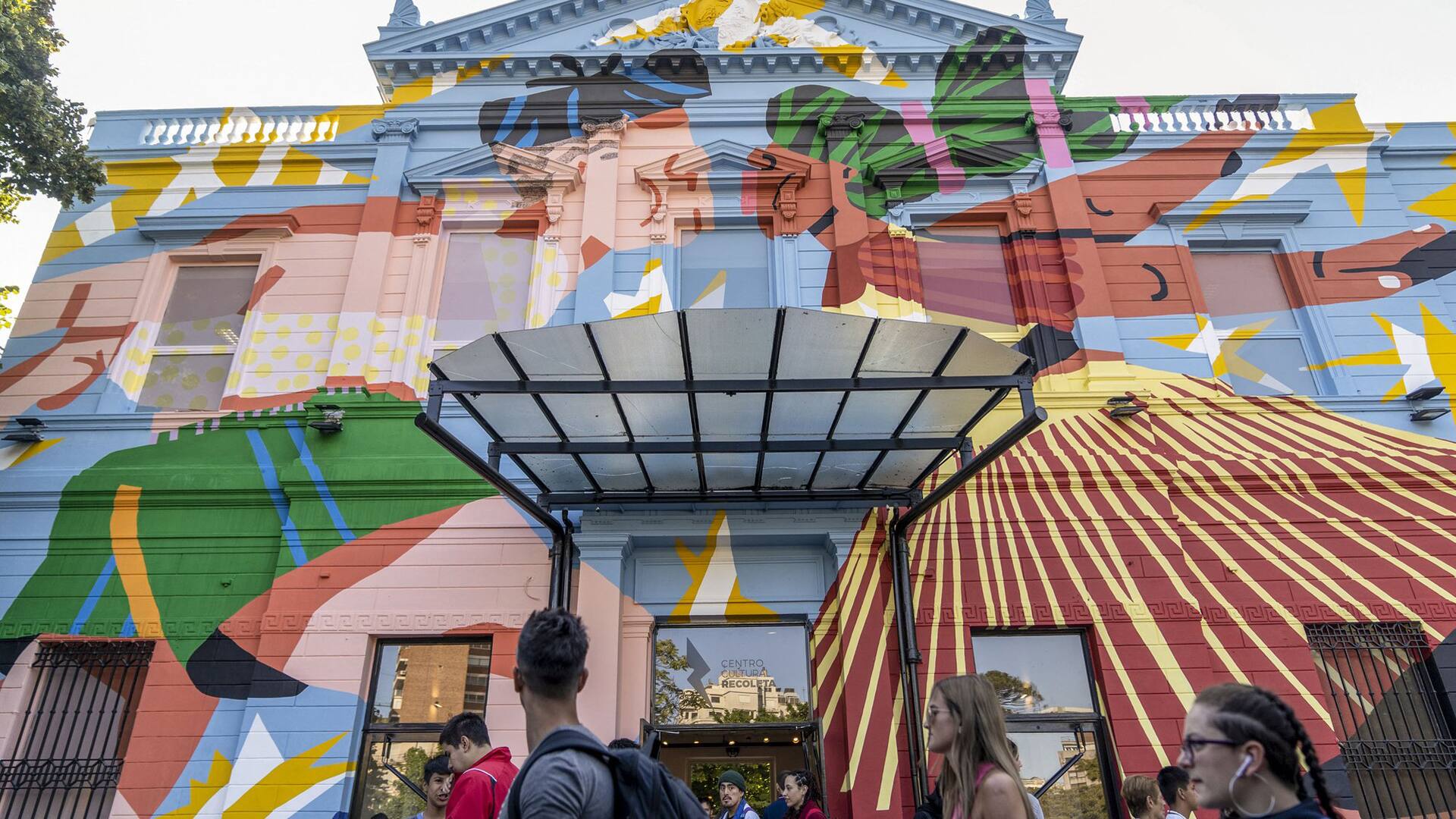 Sebastián Curi diseñó la nueva fachada del Centro Cultural Recoleta