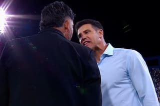 El DT de Vélez, contra todos: el picante cruce con el árbitro, el cara a cara con el técnico rival y la frase que irritó