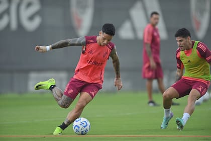 Sebastián Driussi, en uno de los entrenamientos en River Camp; el delantero busca recuperar su mejor forma