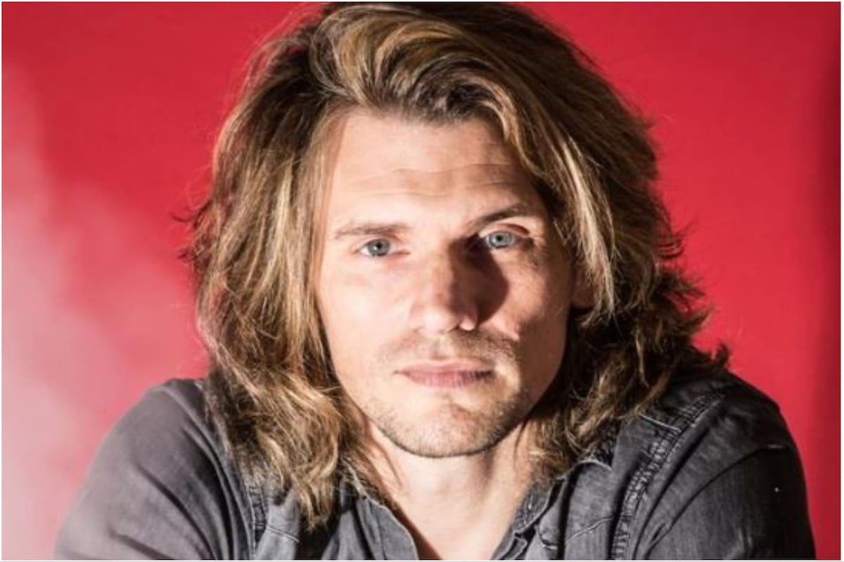 Sebastián Dubarbier colgó los botines y se dedicó a cantar y a producir cerveza