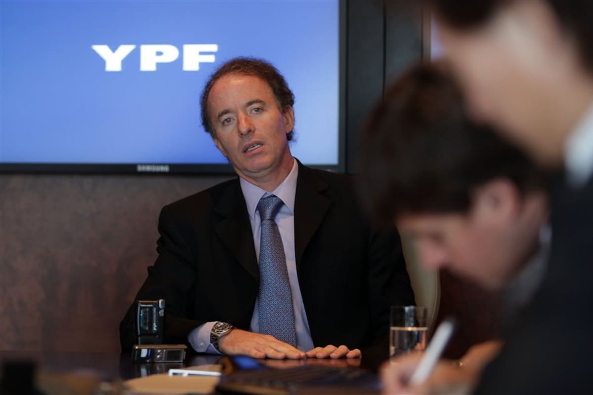 Sebastián Eskenazi, vicepresidente y CEO de YPF, busca el control de la mayor distribuidora de gas del país