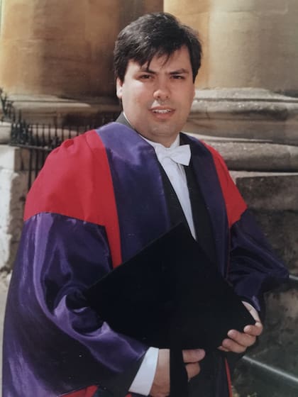 Sebastián Galiani es Licenciado en Economía por la Universidad de Buenos Aires y doctor en Economía por la Universidad de Oxford
