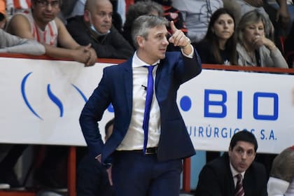 Sebastián González, el entrenador de Quimsa que quiere guiar al equipo hacia su segundo título de Liga Nacional