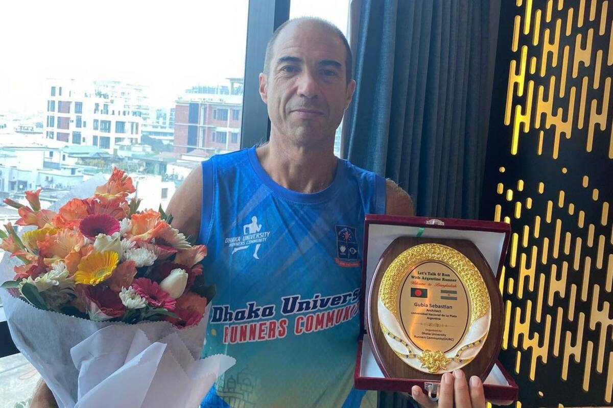 Sebastián Gubia aterrizó en Bangladesh y recibió el cariño de una población multitudinaria