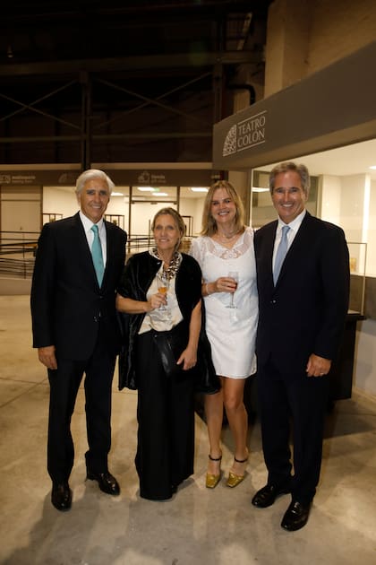 Sebastián Gutiérrez, director ejecutivo del Grupo Financiero Galicia, Loly Bocchino, Josefina Dates y Pablo Quirno, ex jefe de gabinete del Ministerio de Finanzas.