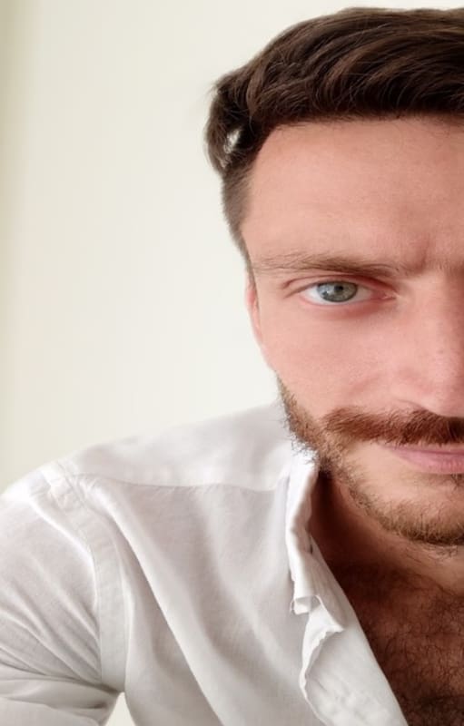 Sebastián Halac es Médico Clínico y desde hace un tiempo que viene incursionando en el Stand Up