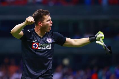 Sebastián Jurado fue clave de Cruz Azul para avanzar tras la tanda de penales ante San Luis.