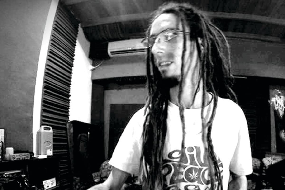 Sebastián Klappenbach HeMan (Somos Animales Dub) y Tarci Drusin (RaSho Sintetizadores) crearon su propia versión de la dub siren y la bautizaron "Human-I-Siren"