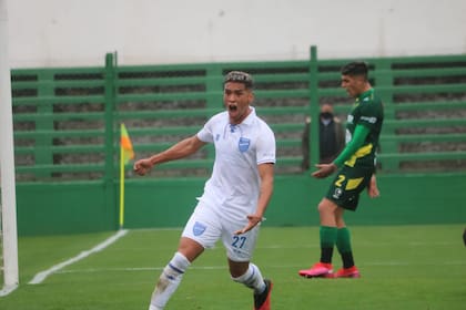 Sebastián Lomócano, el autor del primer gol para que Godoy Cruz de vuelta el partido