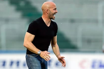 Sebastian Mendez. Nuevo Ayudante Tecnico De Diego Maradona En Gimnasia.