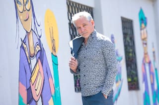 De su popularidad en ¡Grande, pá! a ganarse la vida como constructor en Los Ángeles