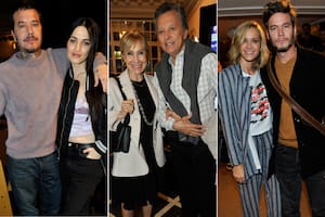 Sebastián Ortega con Carla Moure, Palito y Evangelina Salazar, y Julieta Prandi con Emanuel, sonrientes