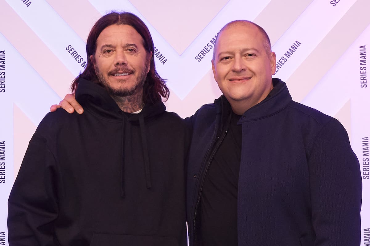 Sebastián Ortega junto a Sebastián Marroquín, el hijo de Pablo Escobar, juntos presentaron en Francia la serie Dear Killer Nannies