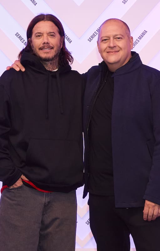 Sebastián Ortega junto a Sebastián Marroquín, el hijo de Pablo Escobar, juntos presentaron en Francia la serie Dear Killer Nannies