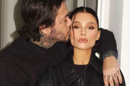 Sebastián Ortega y Valentina Zenere se conocieron a mediados de 2024, durante el rodaje de En el barro, el spin off de El marginal, que produce él y que protagoniza ella