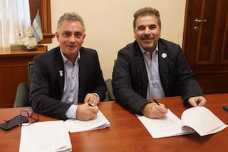 La Libertad Avanza busca una coalición amplia para disputar la gobernación bonaerense en 2027