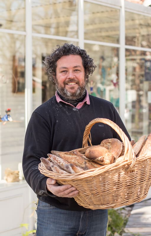 Sebastián Pérez dejó un trabajo de años como fotógrafo para crear su propia panadería: entre sus logros, fue el elegido por el también platense Mauro Colagreco para hacer los panes de su hamburguesería Carne.