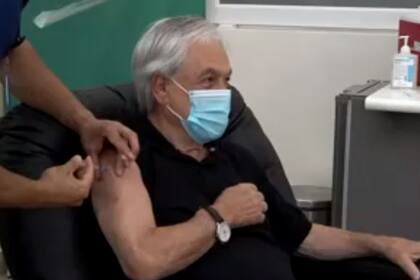 Sebastián Piñera recibe la vacuna contra el coronavirus