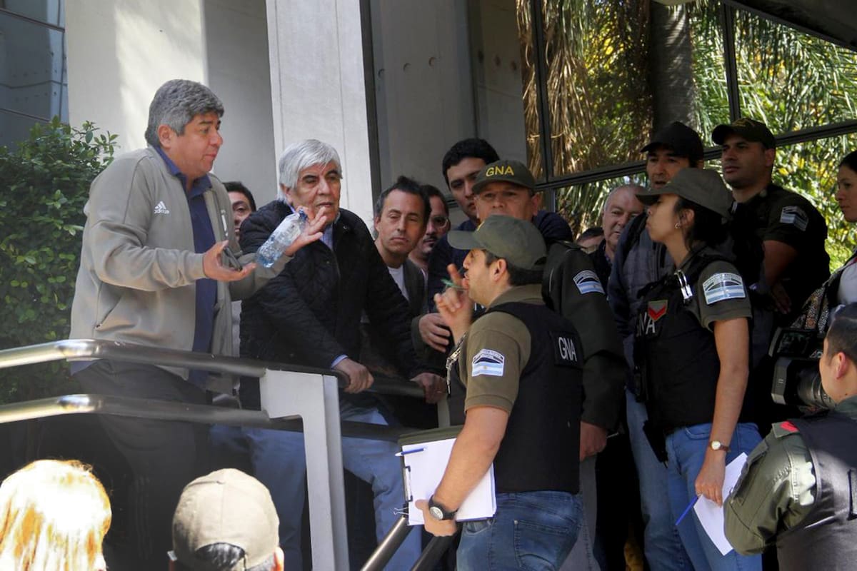 Sebastián Scalera investiga una asociación ilícita en el Club Independiente de la que serían parte dirigentes y barrabravas