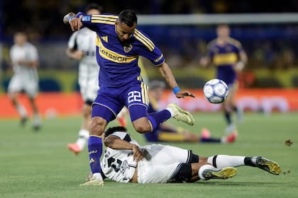 Sebastián Villa ante la marca de Maciel