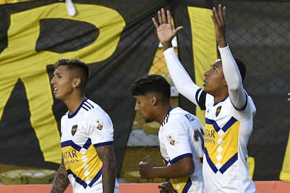 Sebastian Villa, en un grito de gol, ante The Strongest, por la Copa Libertadores (Aizar Raldes/ Pool via AP)