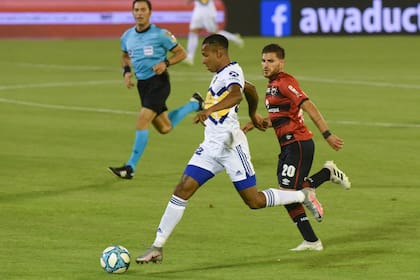 Sebastián Villa frente a Newells.